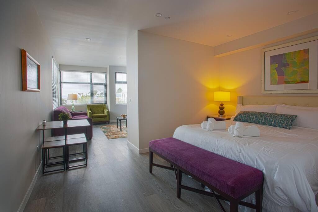 Cali King Size One Bedroom Luxurious Suite In Dtsd Сан-Диего Экстерьер фото